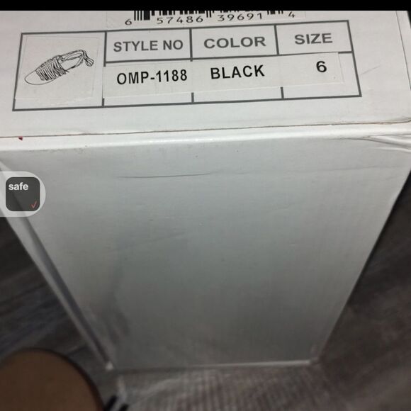 Olivia Miller Black Fringe Sandals Sz 6 NIB - Picture 6 of 6